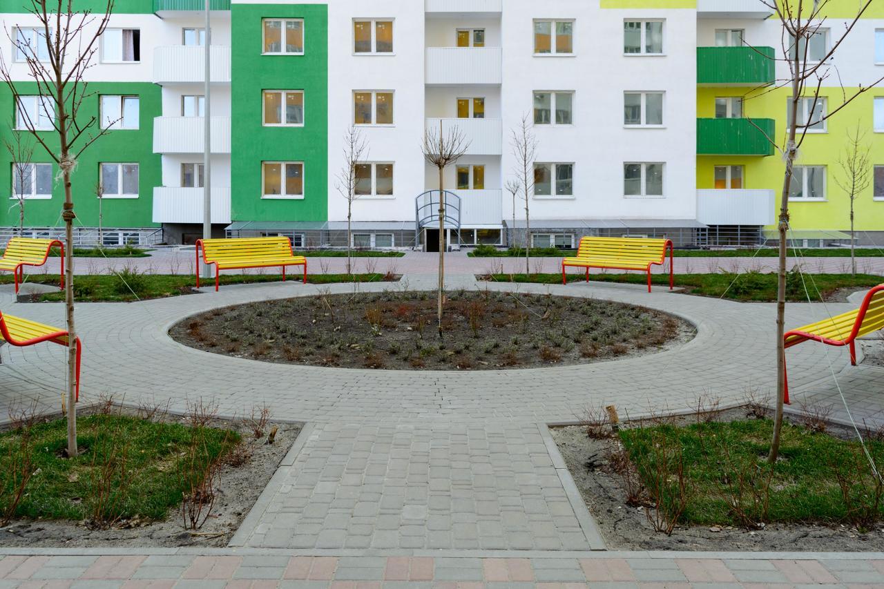 Комфортні Мині-Апартаменти Студіо На Юлії Здановської Kiev Exterior foto